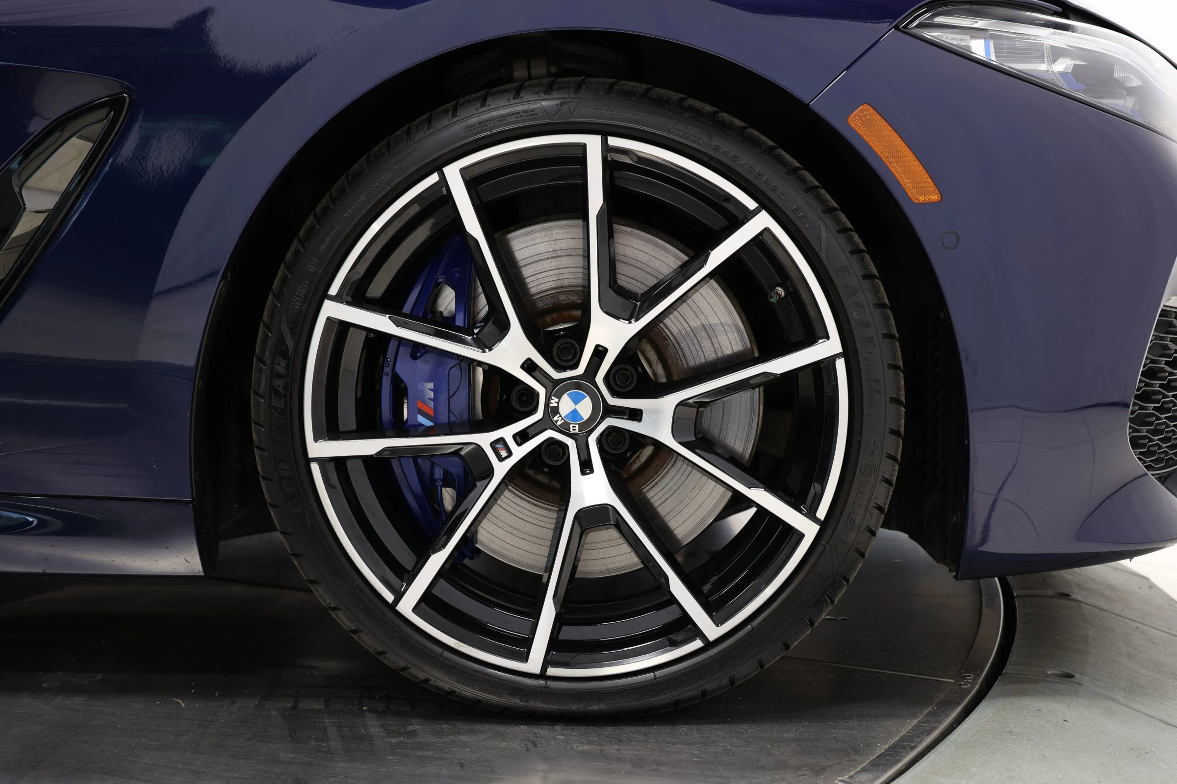 Used 2022 BMW M850i xDrive Convertible image 90