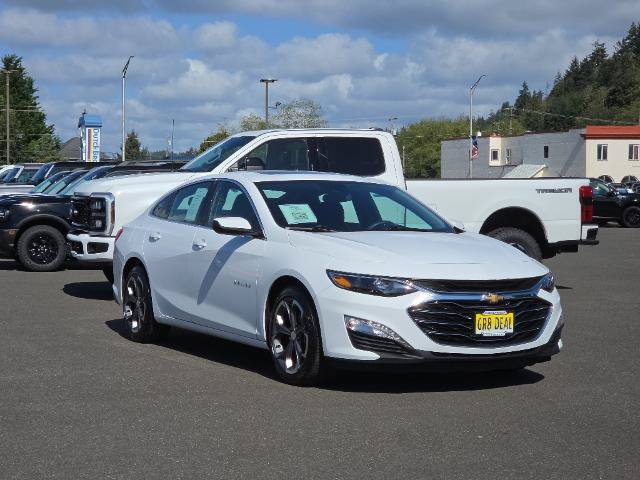 Used 2024 Chevrolet Malibu LT FWD image 2