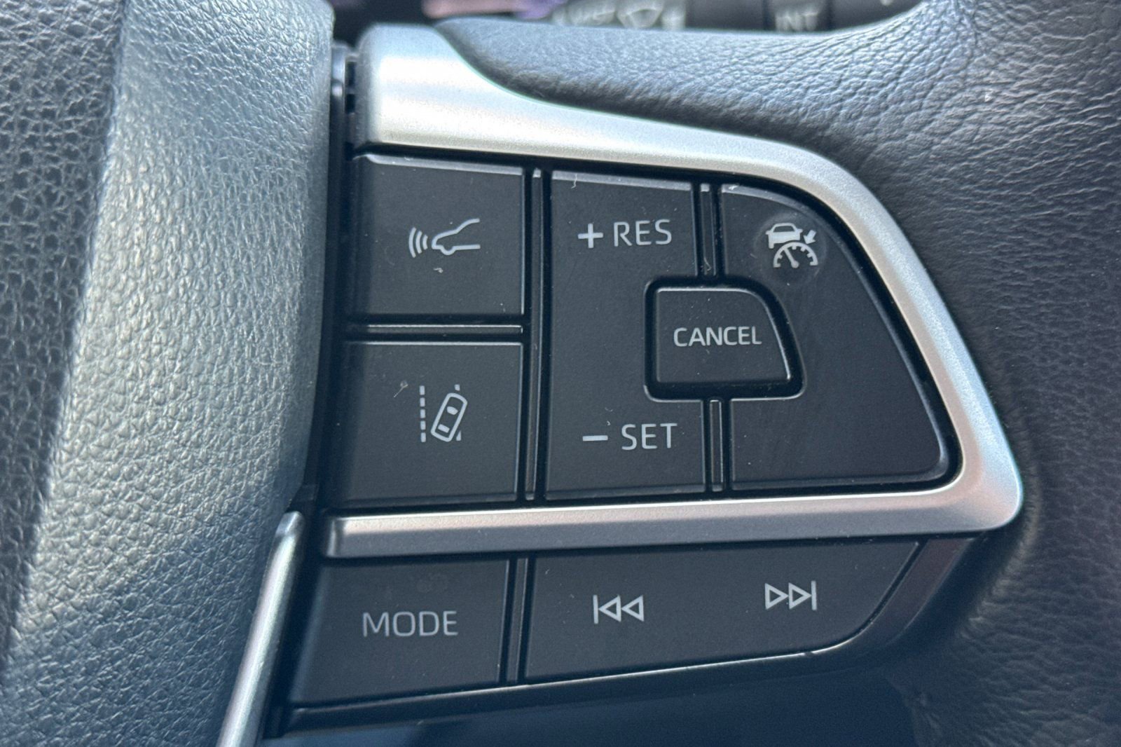 Certified 2023 Toyota Sienna XLE image 34