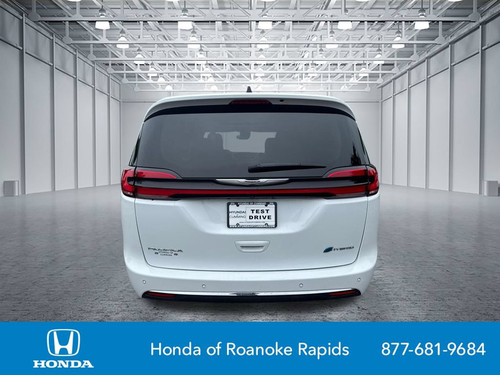 Used 2023 Chrysler Pacifica Limited FWD image 6