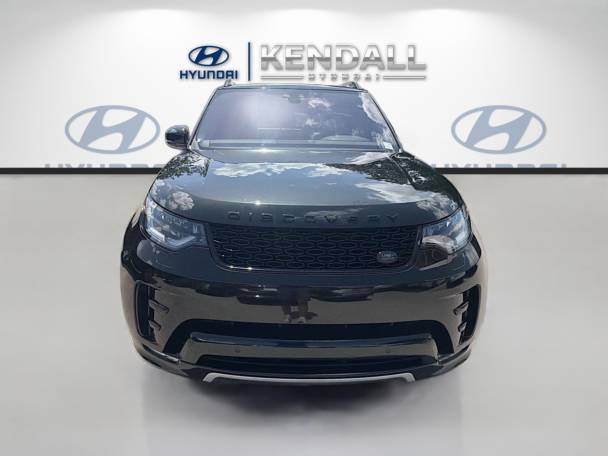 Used 2020 Land Rover Discovery Landmark AWD/4WD image 2