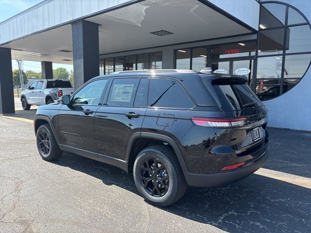 New 2025 Jeep Grand Cherokee Altitude AWD/4WD image 5
