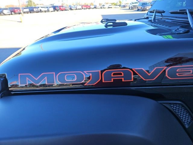Used 2024 Jeep Gladiator Mojave w/ Convenience Group image 16