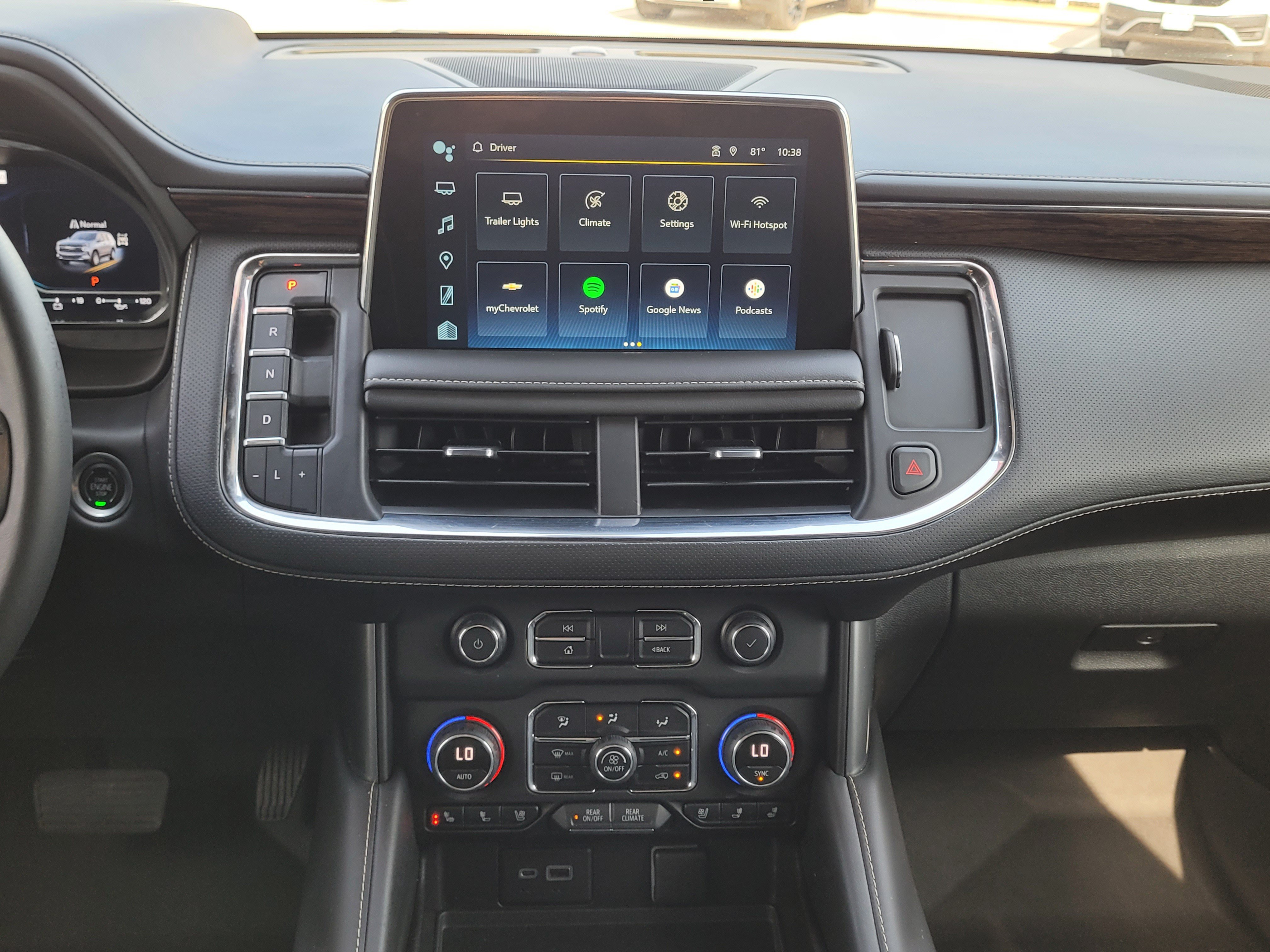 Used 2022 Chevrolet Suburban Premier AWD/4WD image 15