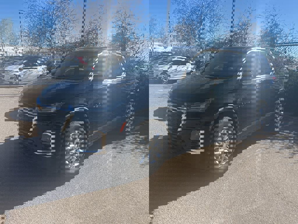 Certified 2022 Chevrolet Traverse LS image 1