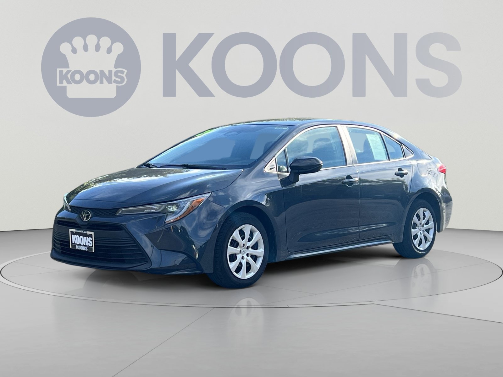 Used 2024 Toyota Corolla LE FWD image 1