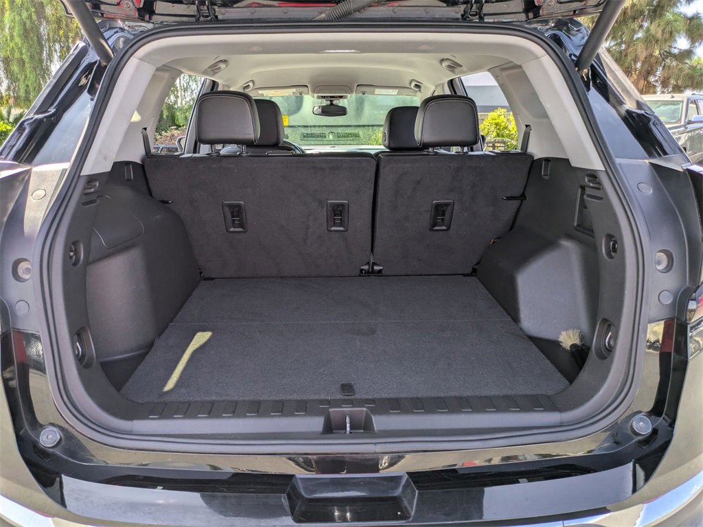 Used 2023 GMC Terrain SLT image 31