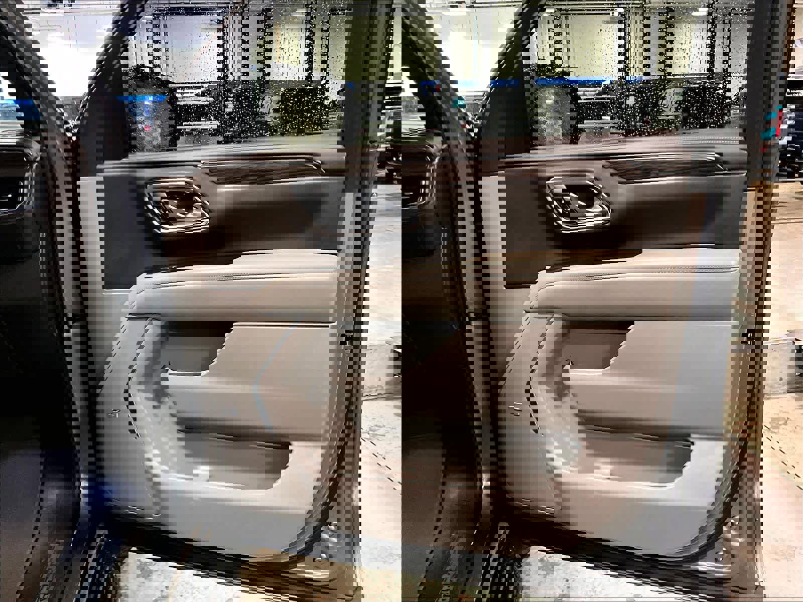 Used 2021 Chevrolet Tahoe LT w/ LT Signature Package image 12