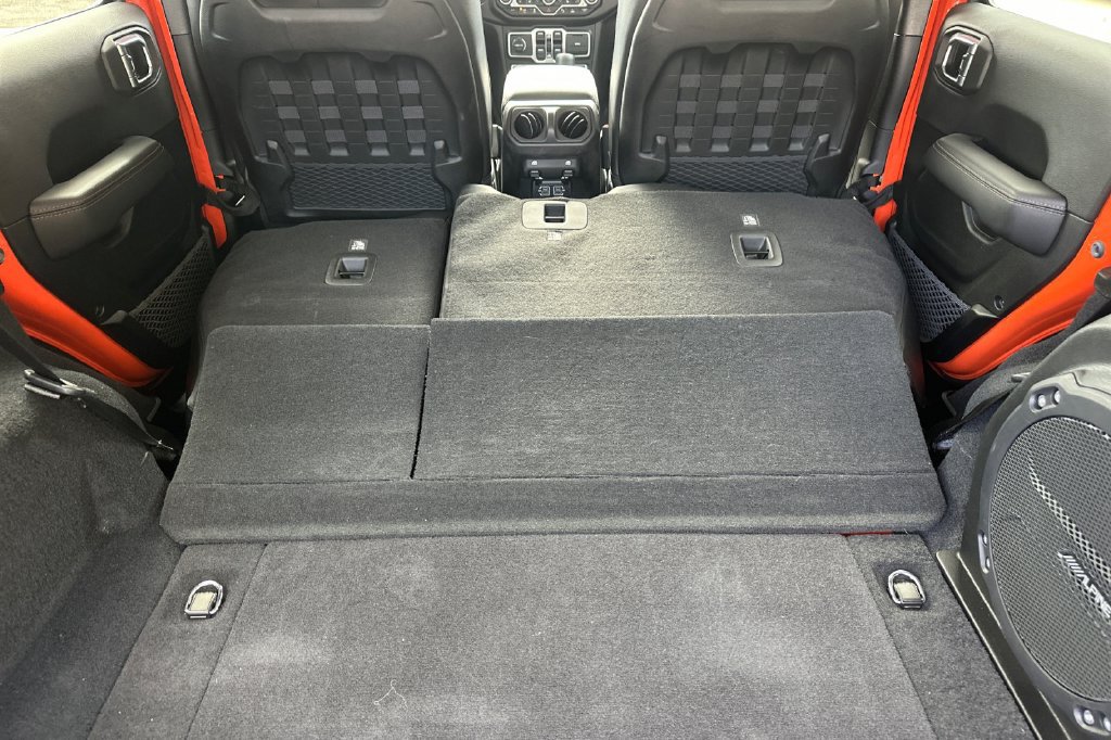 Used 2023 Jeep Wrangler Unlimited Rubicon 392 w/ Trailer Tow Package AWD/4WD image 17