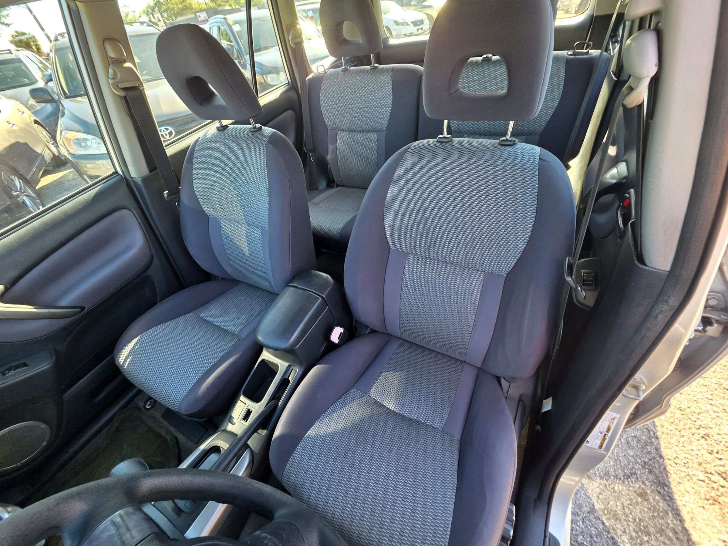 Used 2005 Toyota RAV4 2WD image 11
