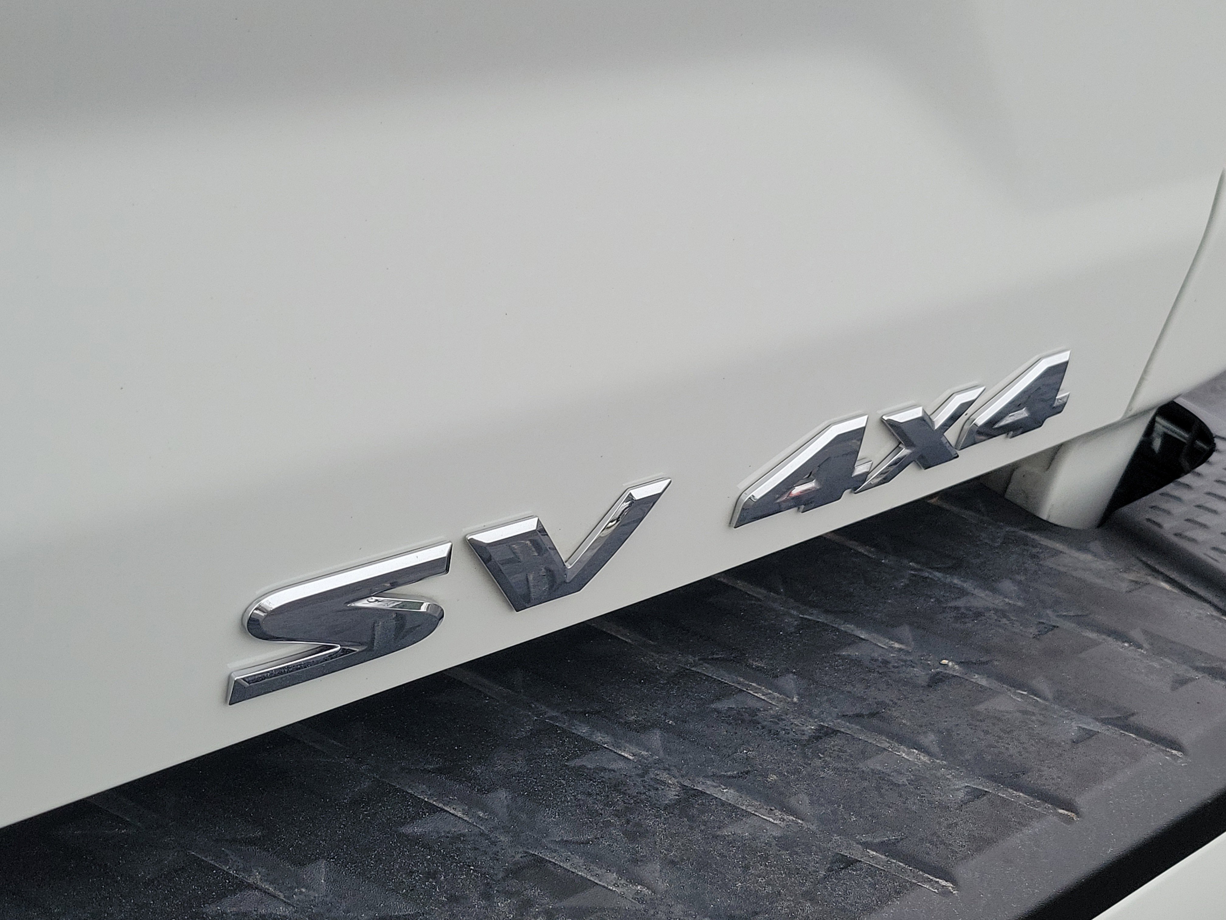 Used 2023 Nissan Titan SV w/ Accessory Utility Package image 9