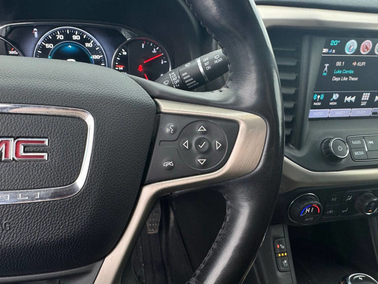 Used 2018 GMC Acadia Denali image 20