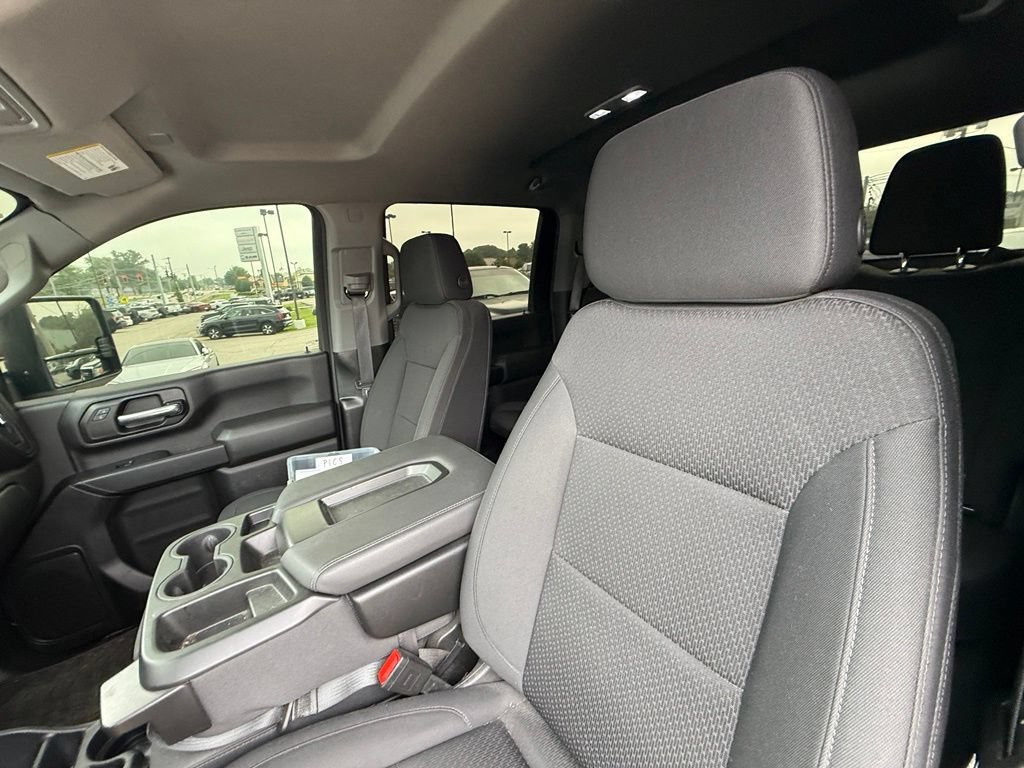 Used 2025 Chevrolet Silverado 2500 Custom w/ Custom Blackout Package AWD/4WD image 15
