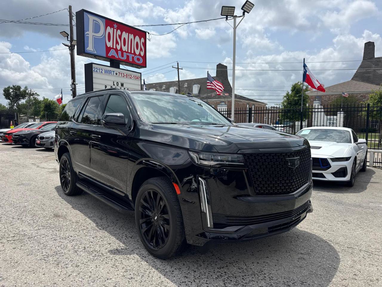 Used 2022 Cadillac Escalade Luxury AWD/4WD image 4