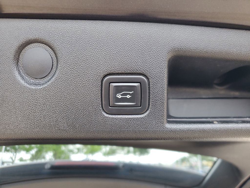 Used 2020 Chevrolet Equinox Premier image 8