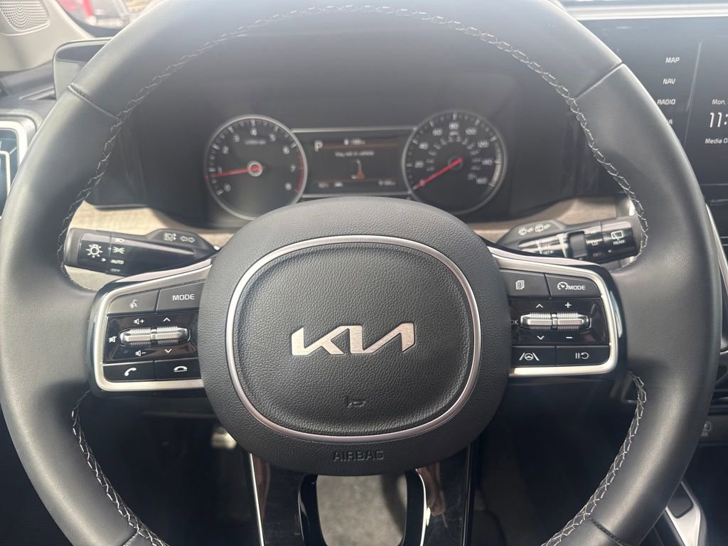 Used 2023 Kia Sorento S AWD/4WD image 14