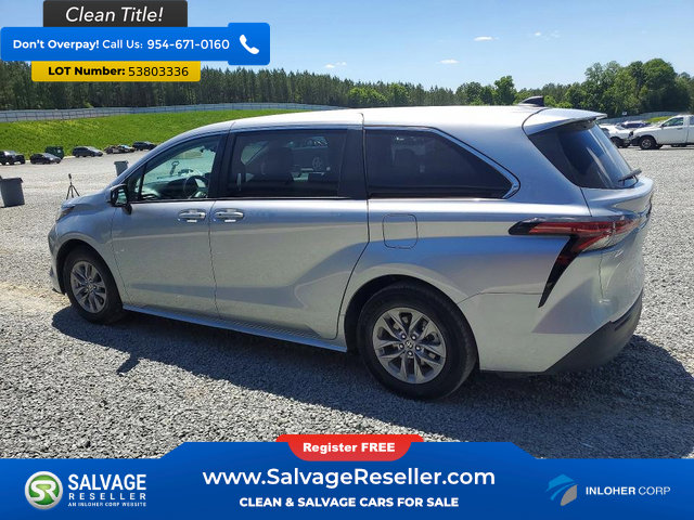 Used 2022 Toyota Sienna LE FWD image 3