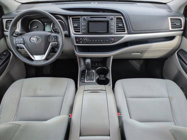 Used 2016 Toyota Highlander LE image 17