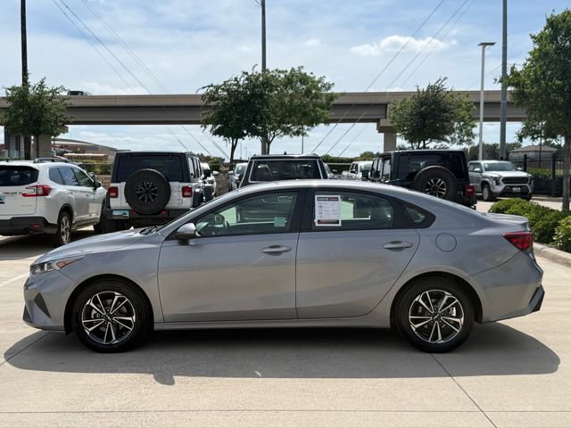 Used 2023 Kia Forte LXS FWD image 6