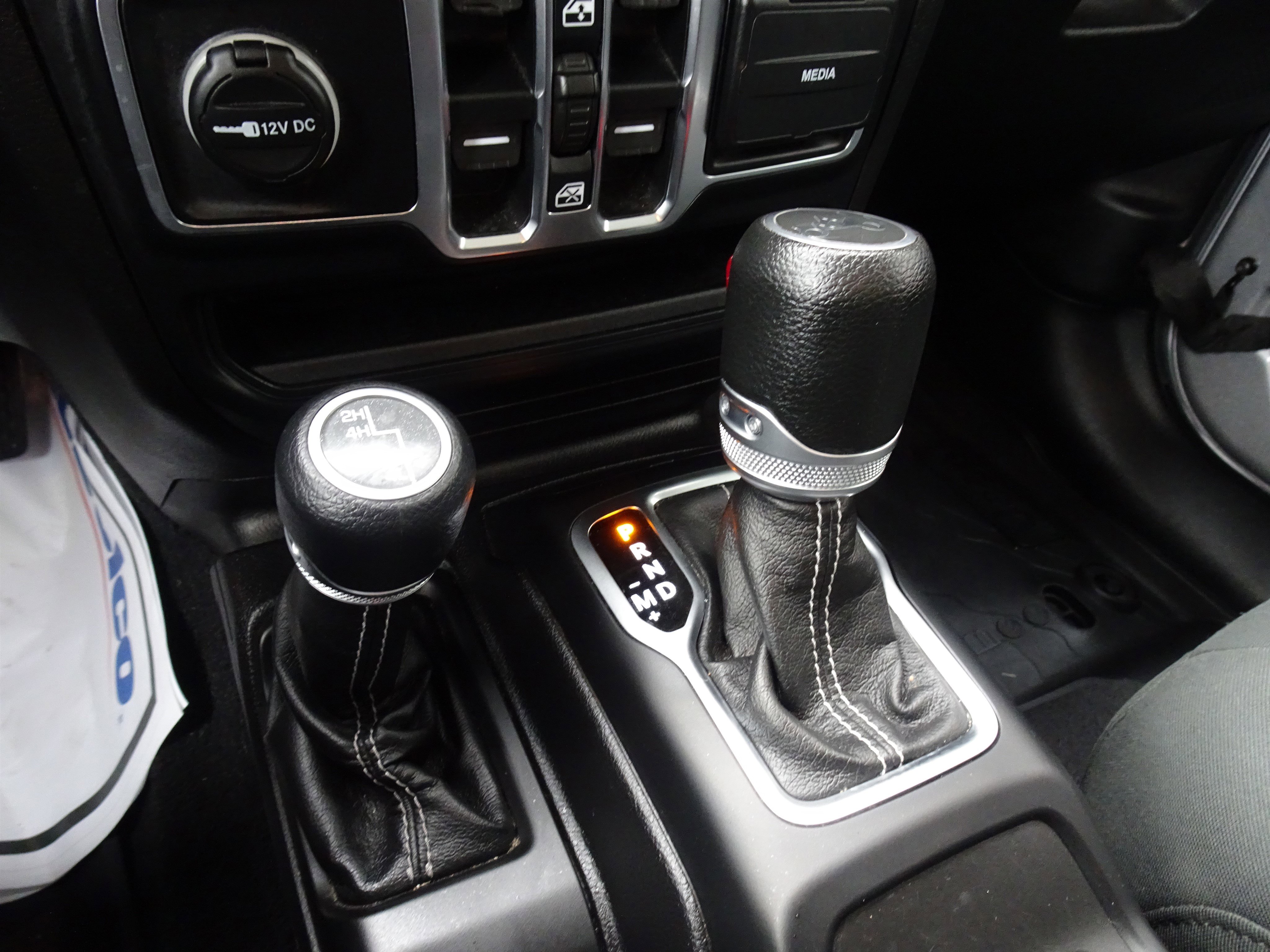 Used 2019 Jeep Wrangler Unlimited Sahara image 15