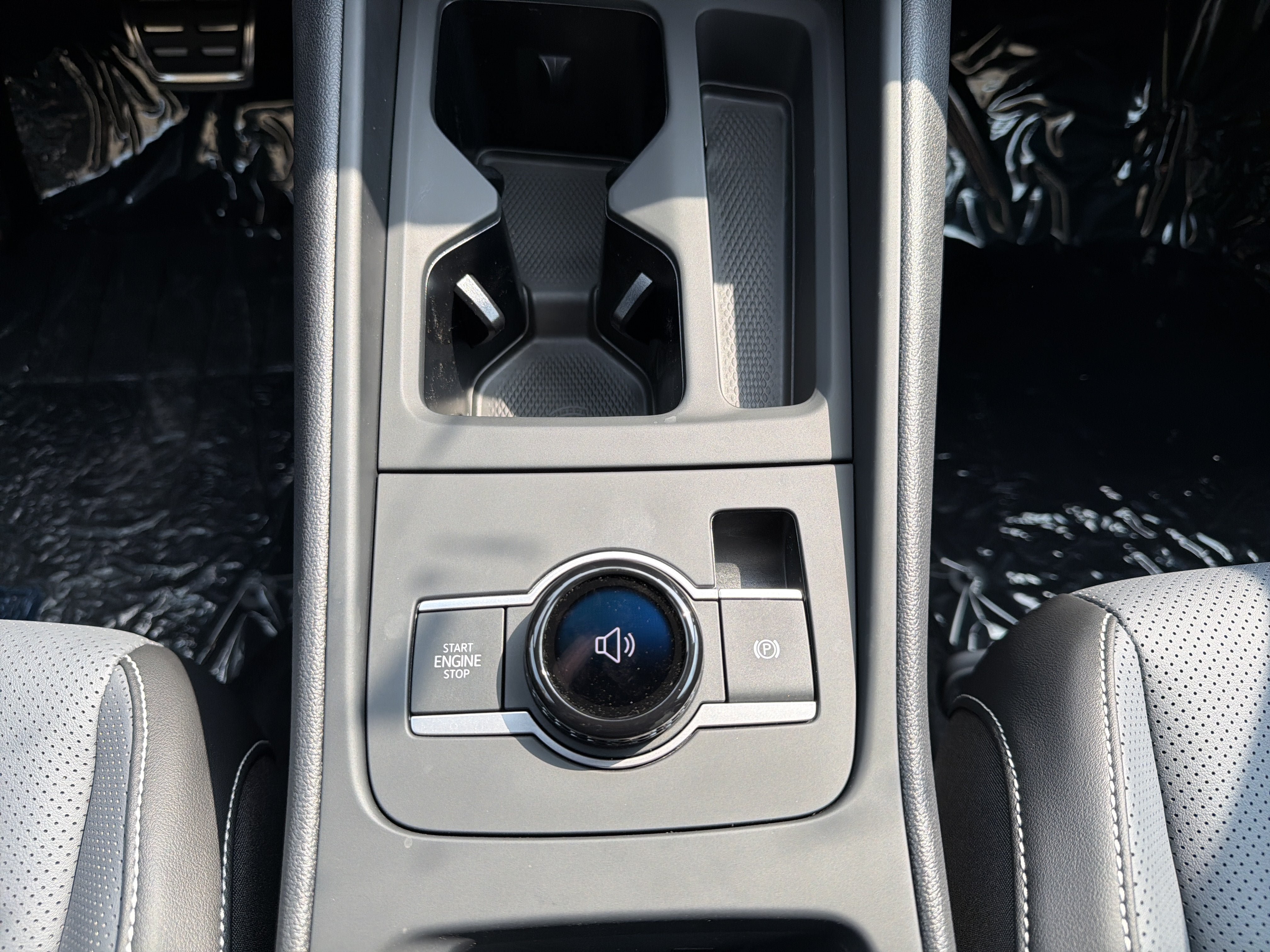 New 2026 Volkswagen Tiguan SE R-Line AWD/4WD image 17
