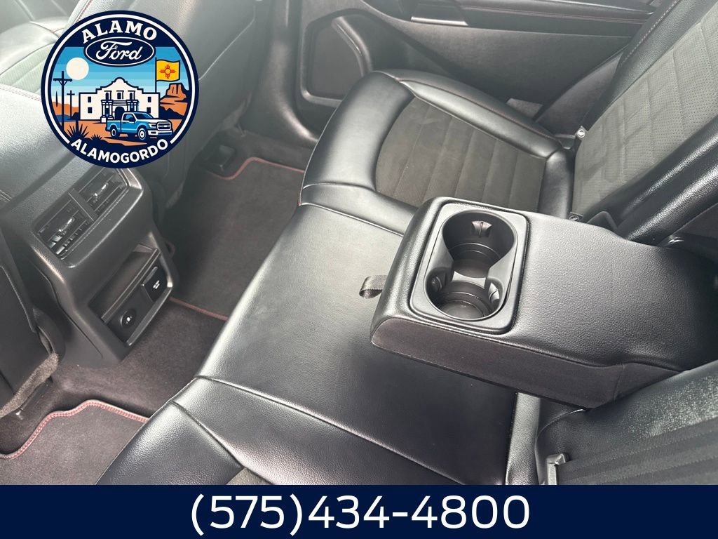 Used 2023 Ford Edge ST-Line image 11