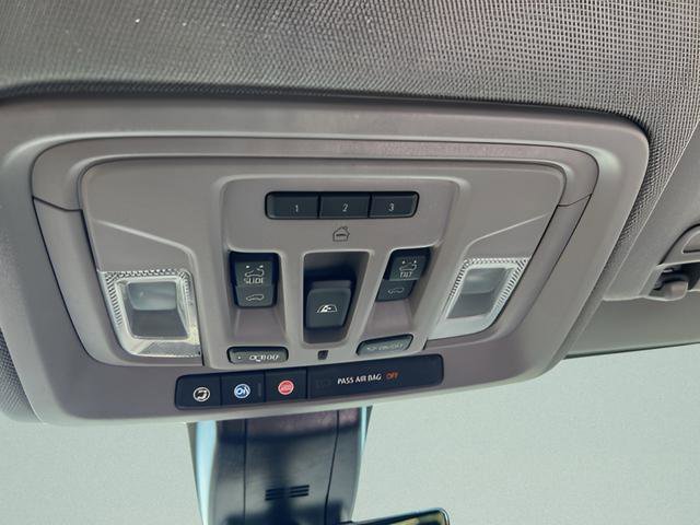 Used 2023 GMC Sierra 3500 Denali w/ Denali Ultimate Package image 13