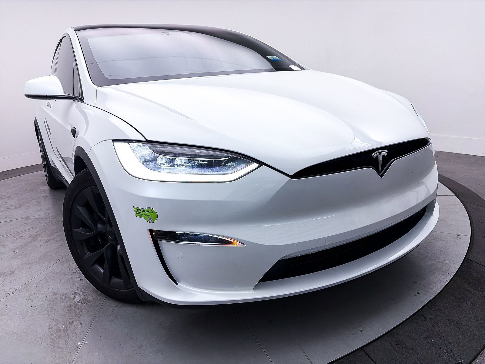 Used 2023 Tesla Model X Standard Range image 7