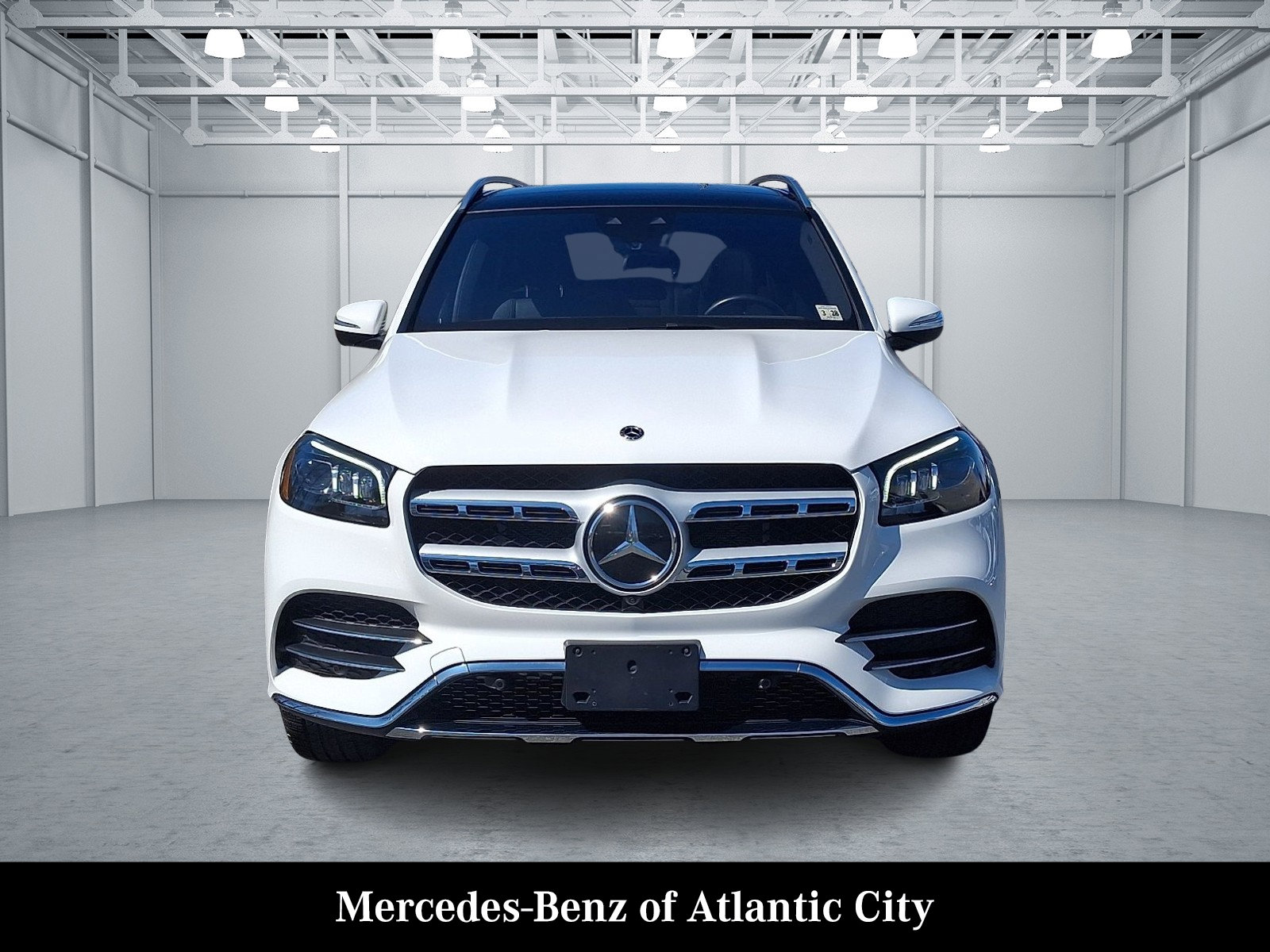 Used 2023 Mercedes-Benz GLS 580 4MATIC image 2