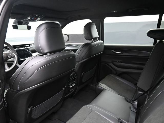 New 2025 Jeep Grand Cherokee L Altitude image 17