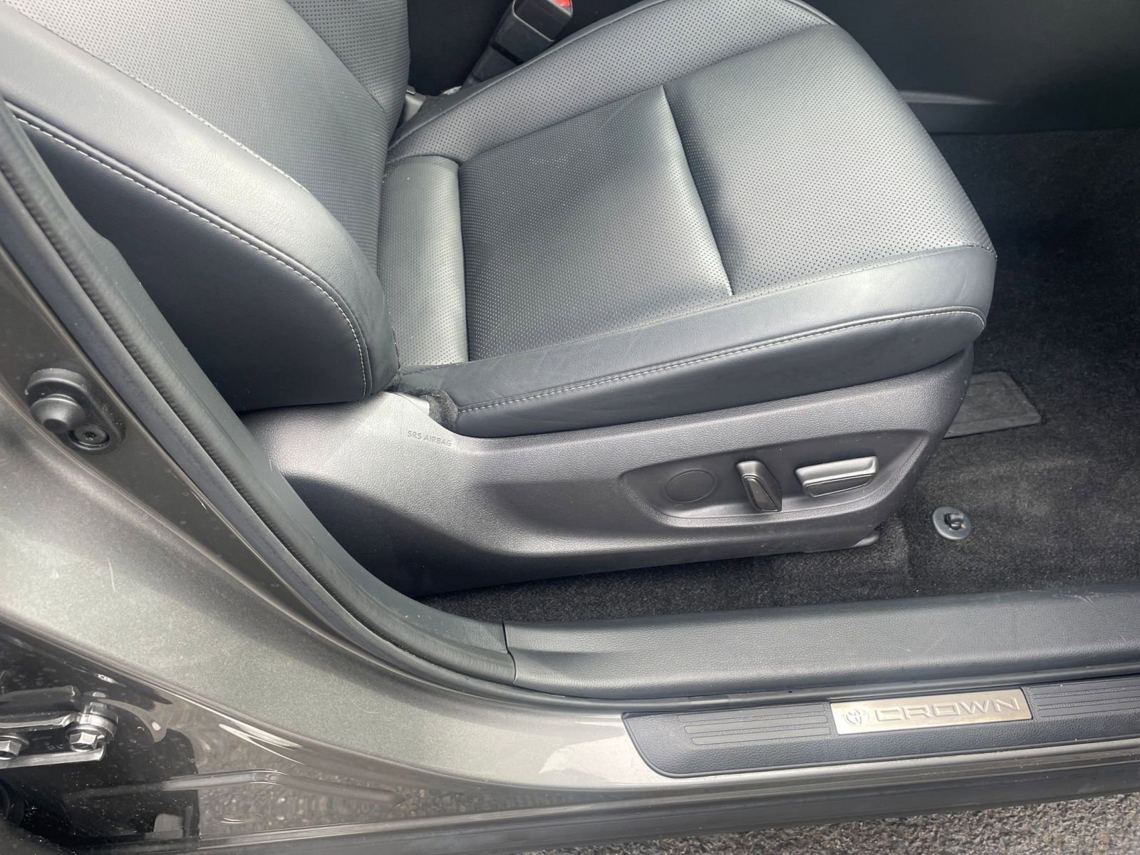 Used 2025 Toyota Crown XLE image 27