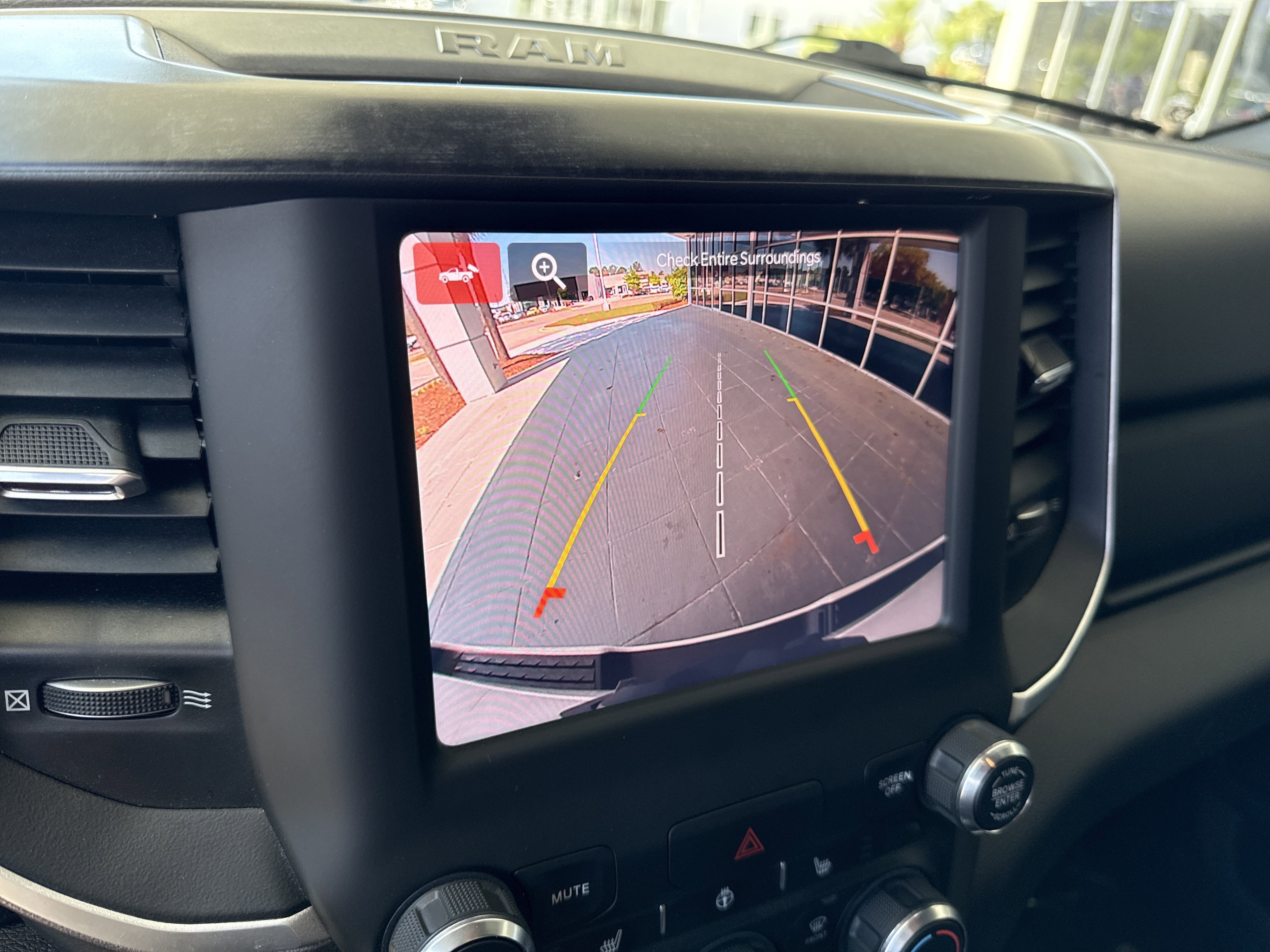 Used 2022 RAM 1500 Big Horn AWD/4WD image 23