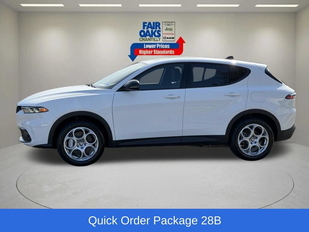 Used 2024 Alfa Romeo Tonale Sprint AWD/4WD image 12
