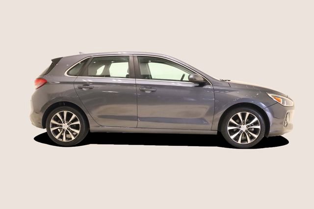 Used 2018 Hyundai Elantra GT FWD image 4
