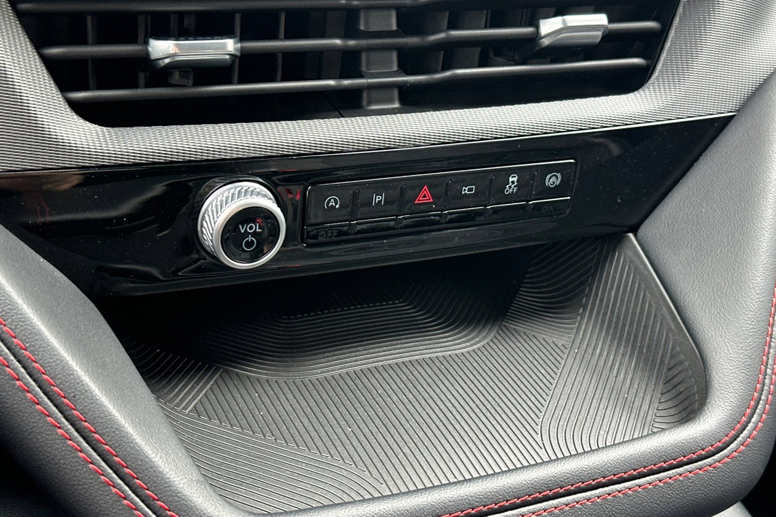 Used 2025 Ford Explorer ST-Line image 22