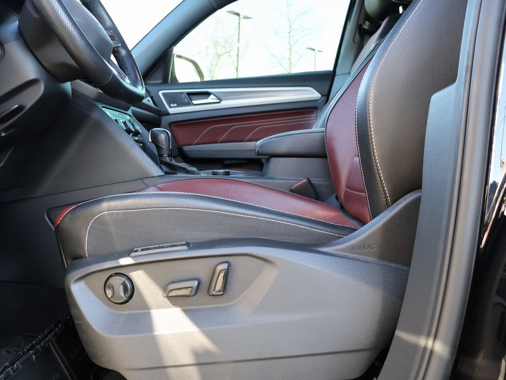 Used 2022 Volkswagen Atlas Cross Sport SEL Premium R-Line image 31