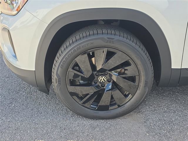 New 2026 Volkswagen Atlas SE FWD image 9