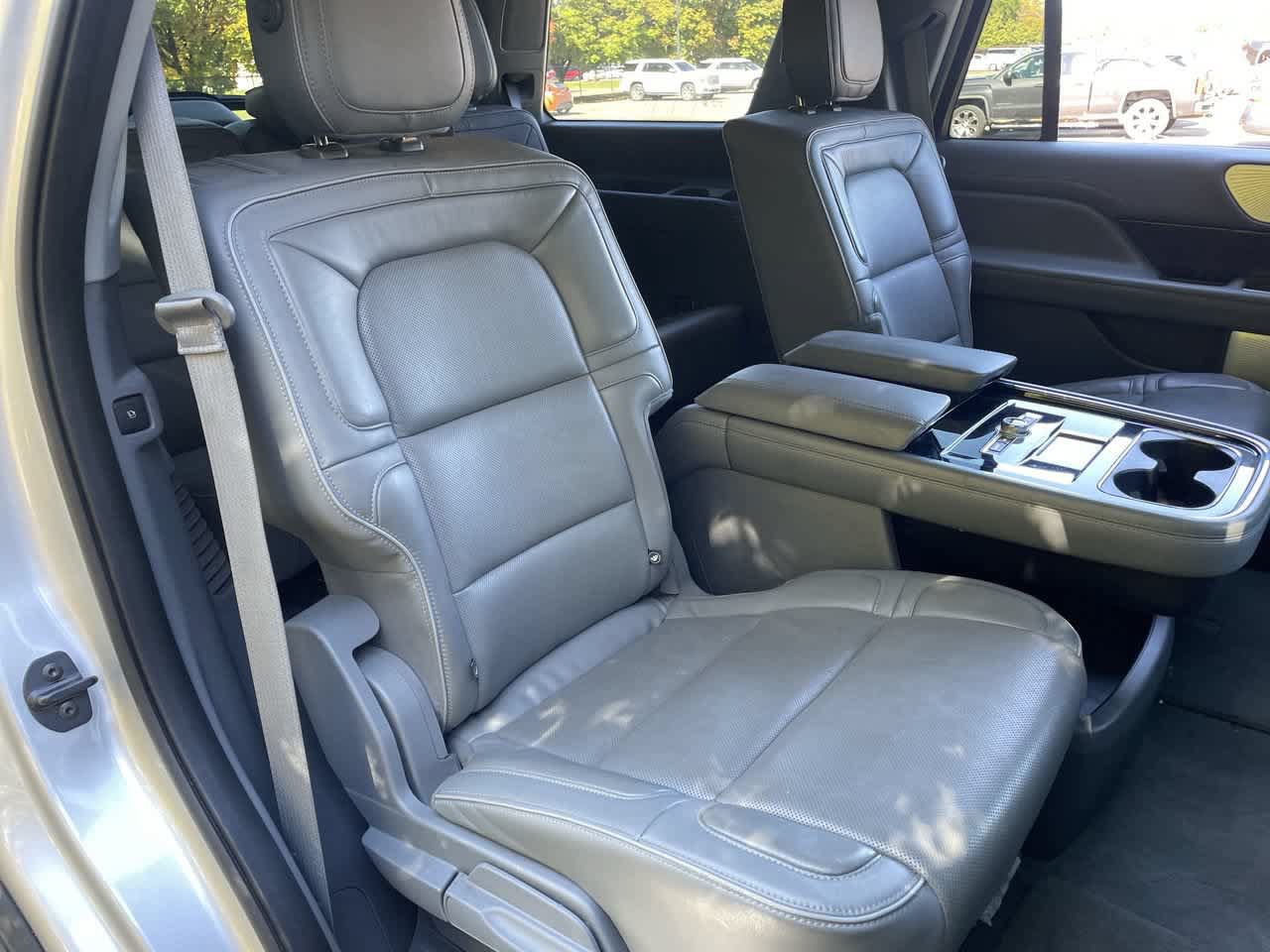 Used 2019 Lincoln Navigator Reserve AWD/4WD image 15