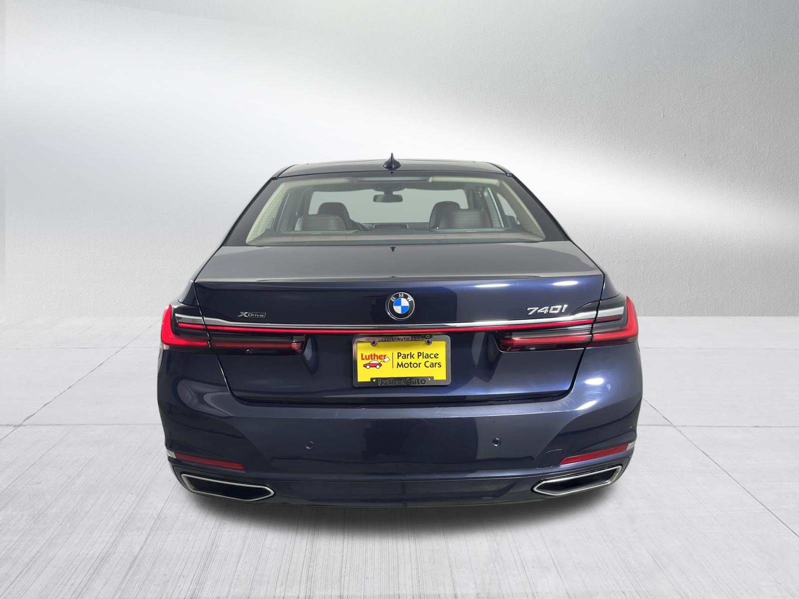 Used 2020 BMW 740i xDrive w/ Premium Package image 6