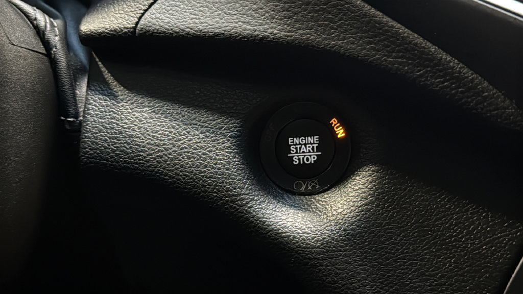 Used 2023 Jeep Cherokee Altitude Lux AWD/4WD image 39