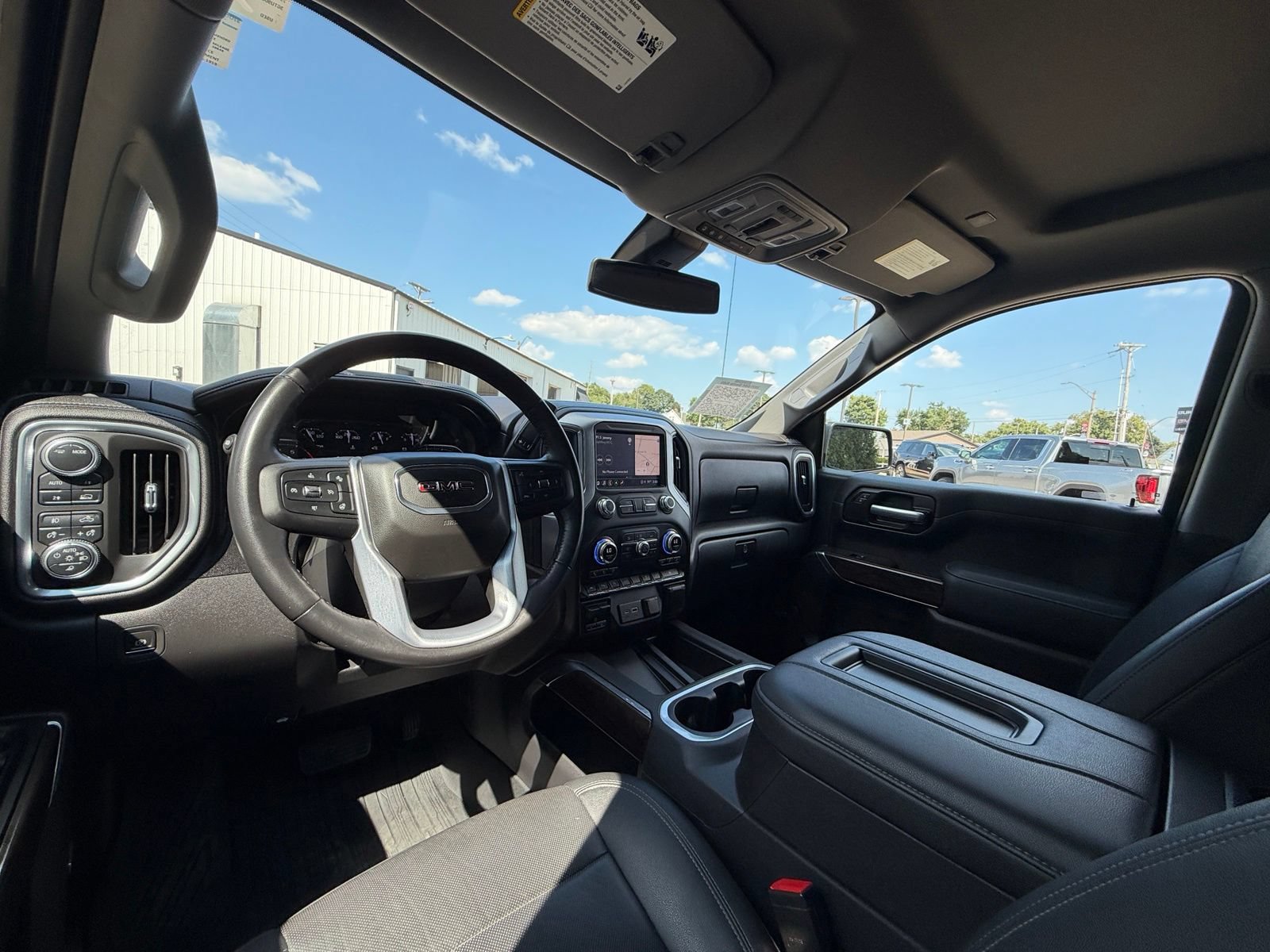 Used 2021 GMC Sierra 1500 SLT w/ SLT Premium Plus Package AWD/4WD image 17