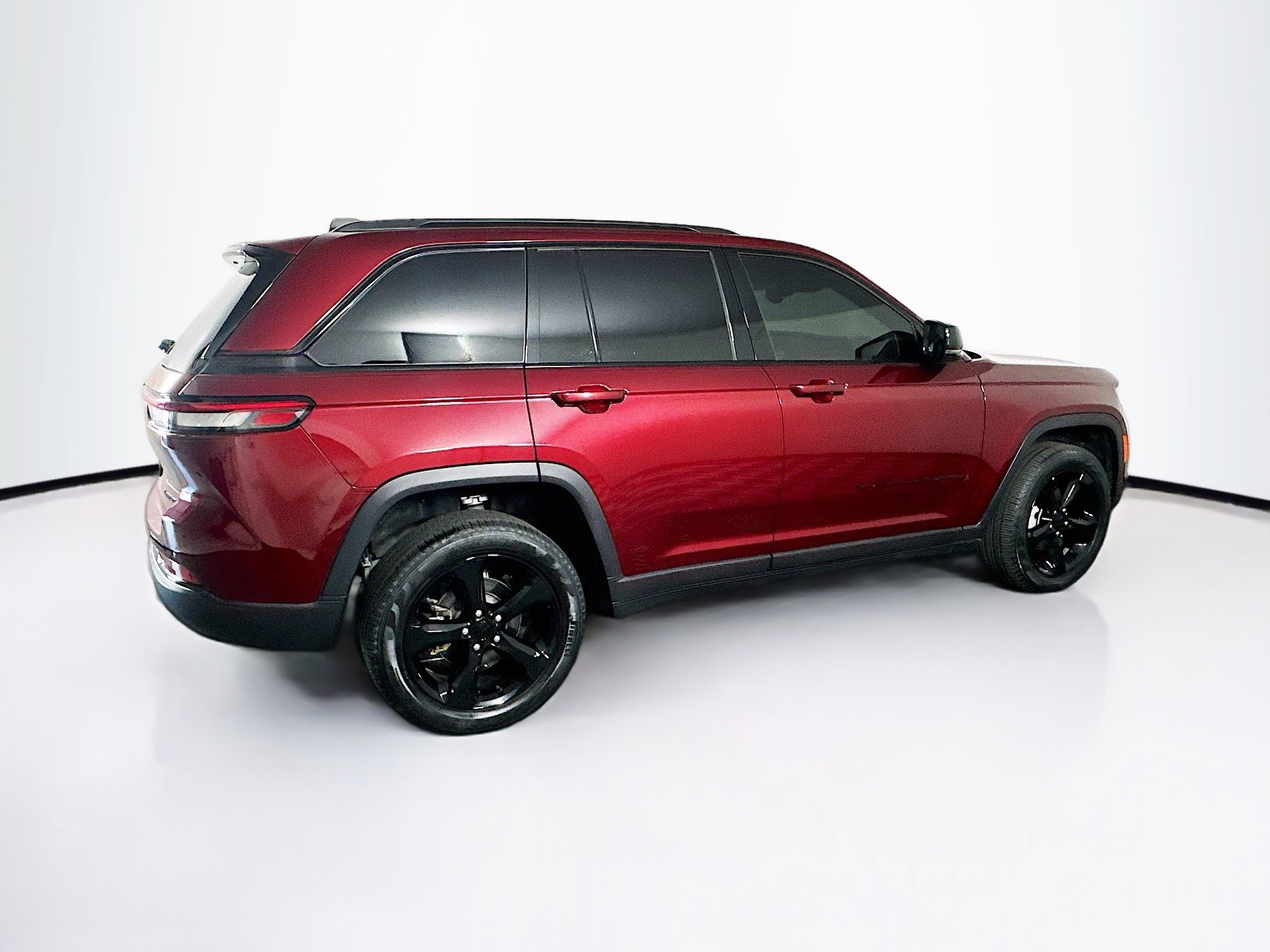 Used 2023 Jeep Grand Cherokee Limited w/ Black Appearance Package image 10