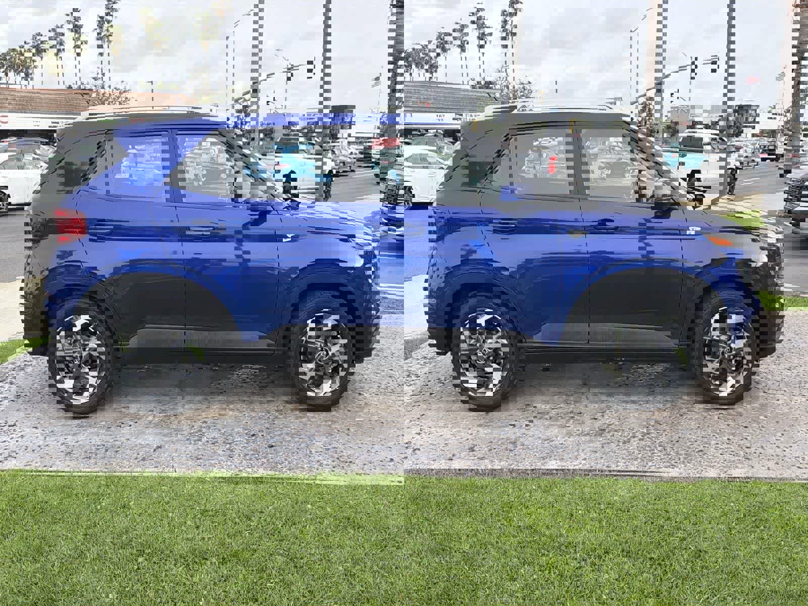 Used 2023 Hyundai Venue SEL w/ Cargo Package image 7