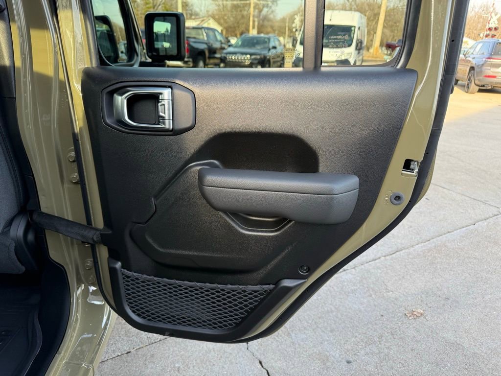 New 2026 Jeep Gladiator Sport AWD/4WD image 18