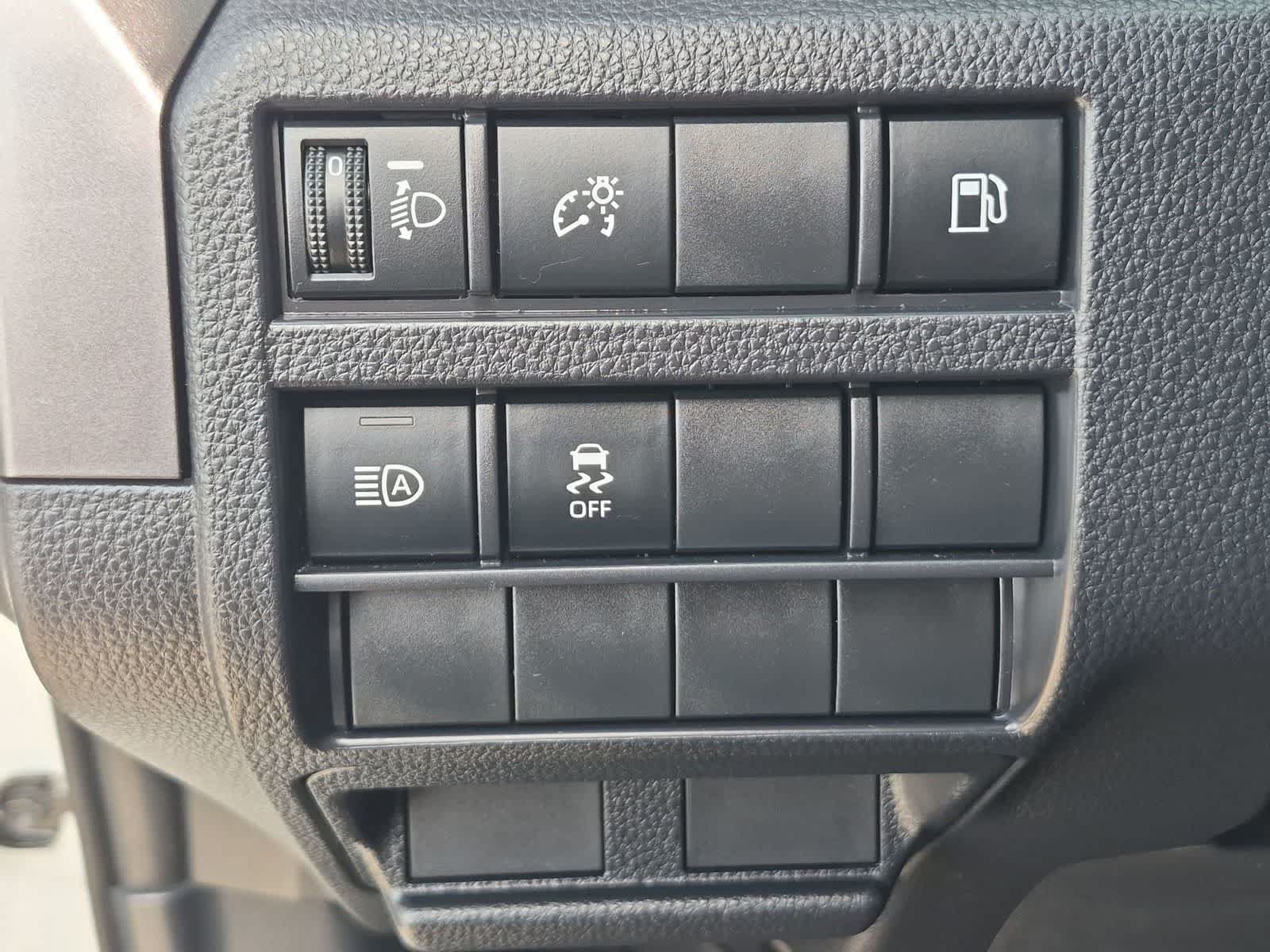 Used 2025 Toyota 4Runner SR5 AWD/4WD image 17