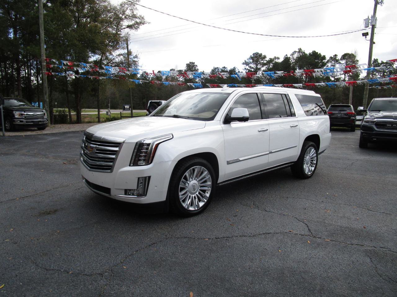 Used 2019 Cadillac Escalade ESV Platinum image 2