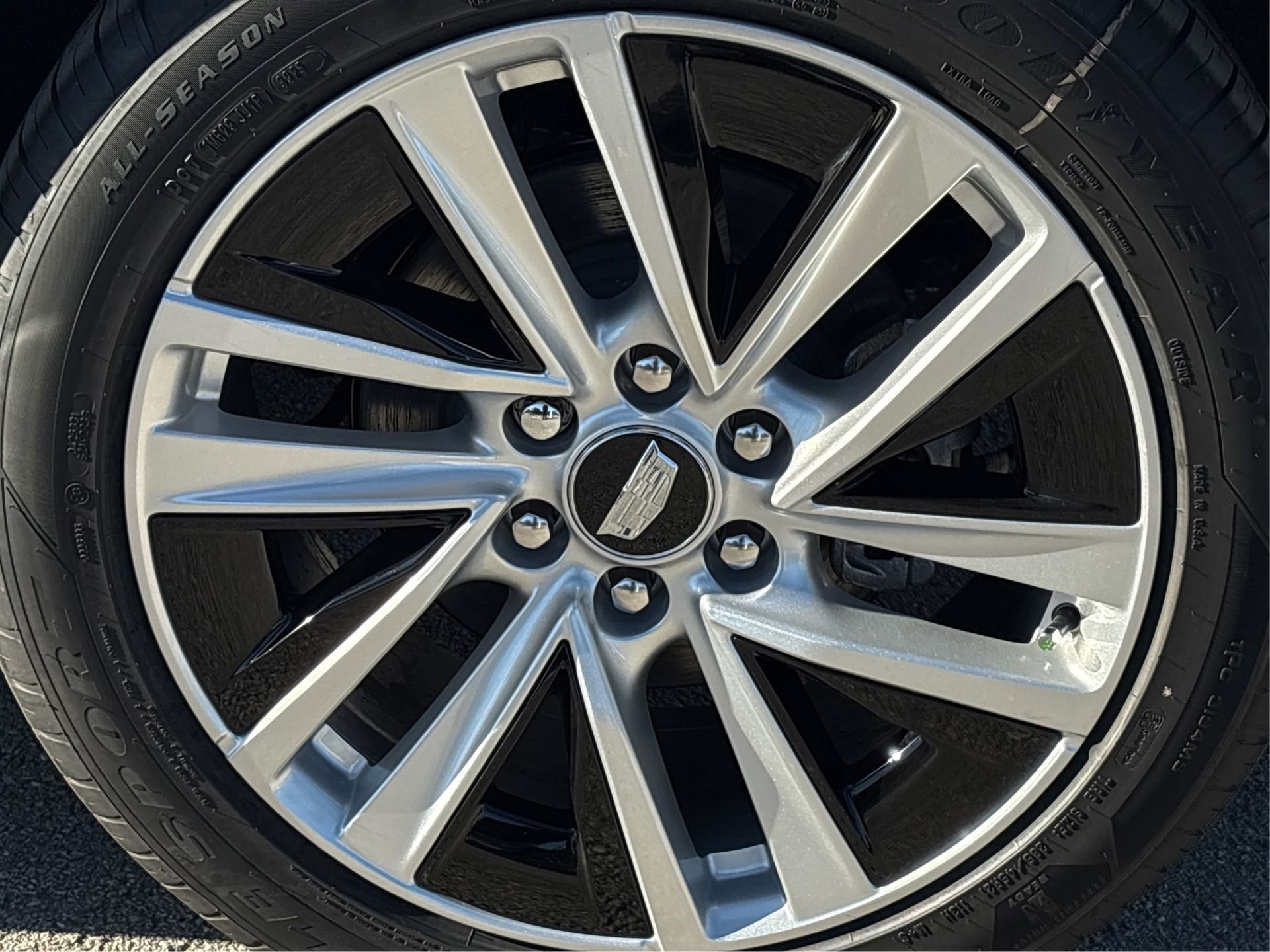 New 2026 Cadillac Vistiq Luxury image 13