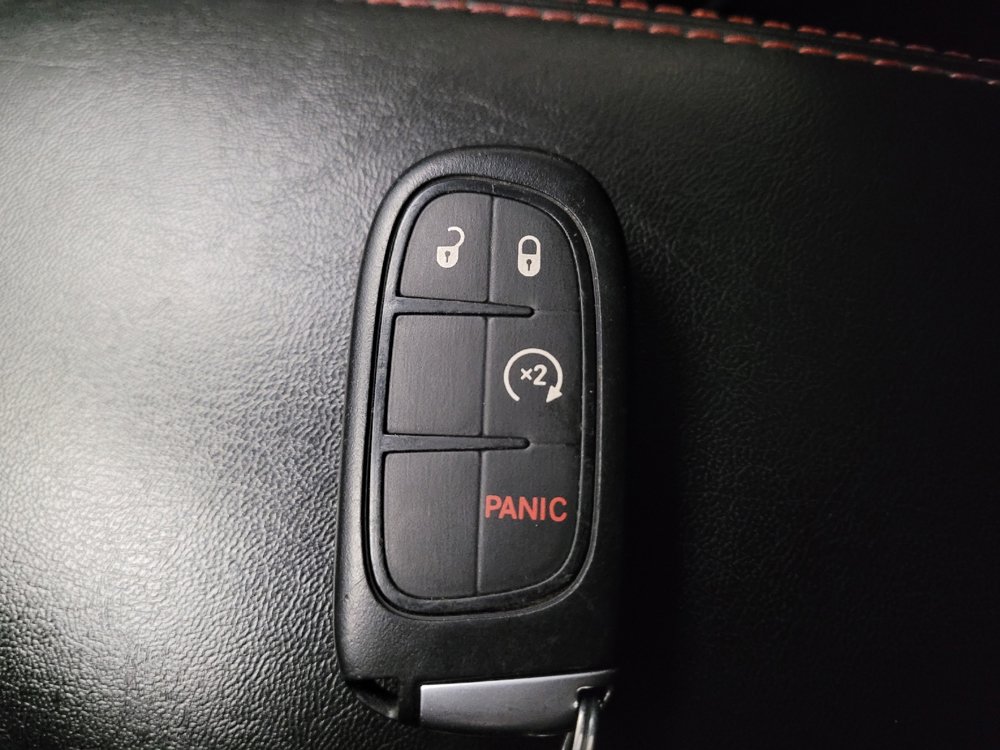 Used 2021 Jeep Cherokee Trailhawk image 32