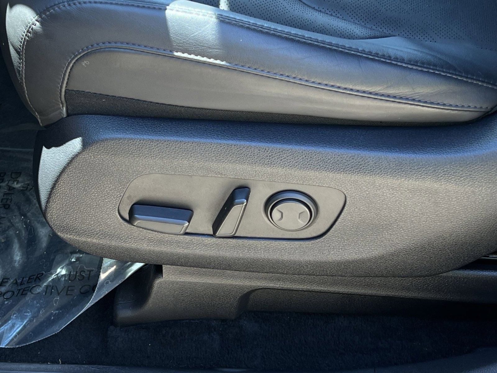 Used 2024 Kia Carnival LX FWD image 27