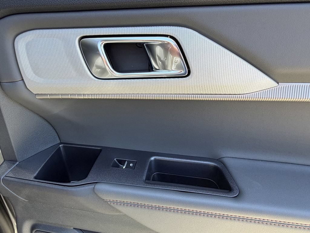 New 2026 Ford Explorer Active RWD image 17